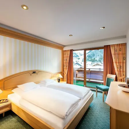 Roessle Superior Hotel
