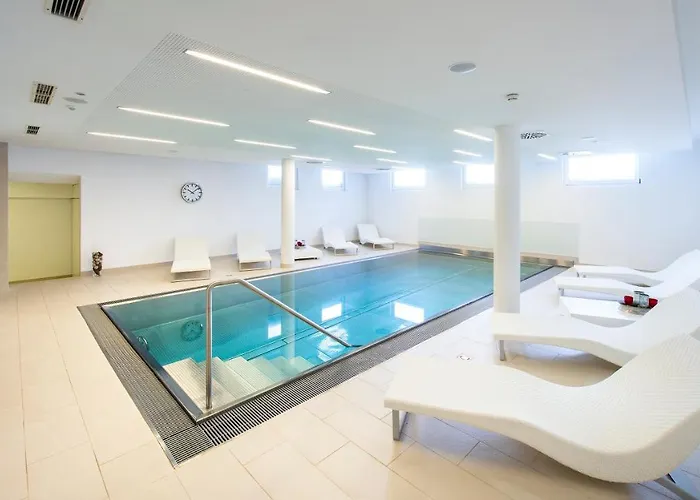 Roessle Superior Hotel