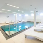 Roessle Superior Hotel