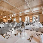 Roessle Superior Hotel