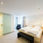 Roessle Superior Hotel 4*